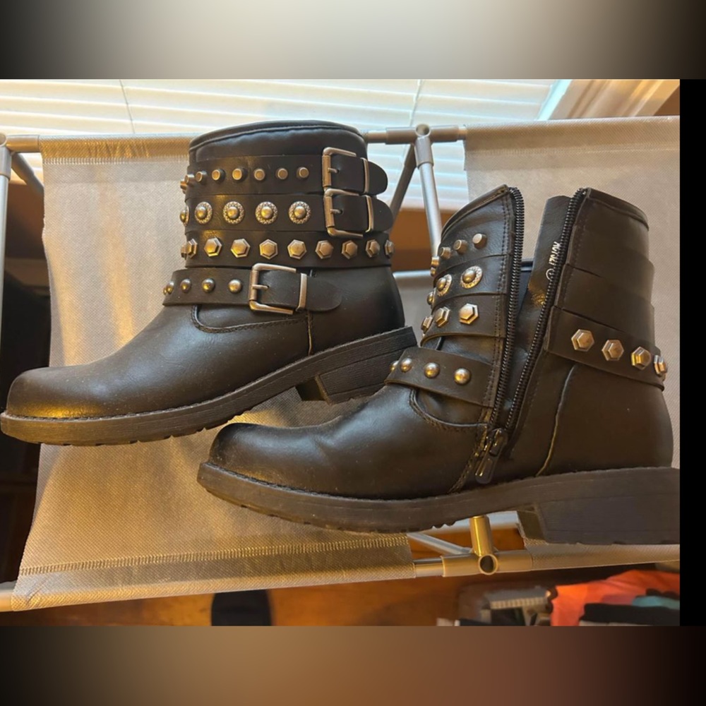 Biker ankle boots